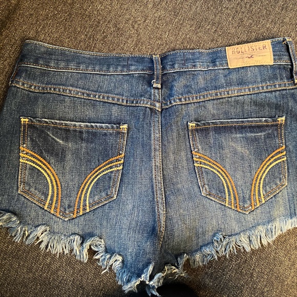 Hollister Rhinestone Denim Shorts - Picture 5 of 5